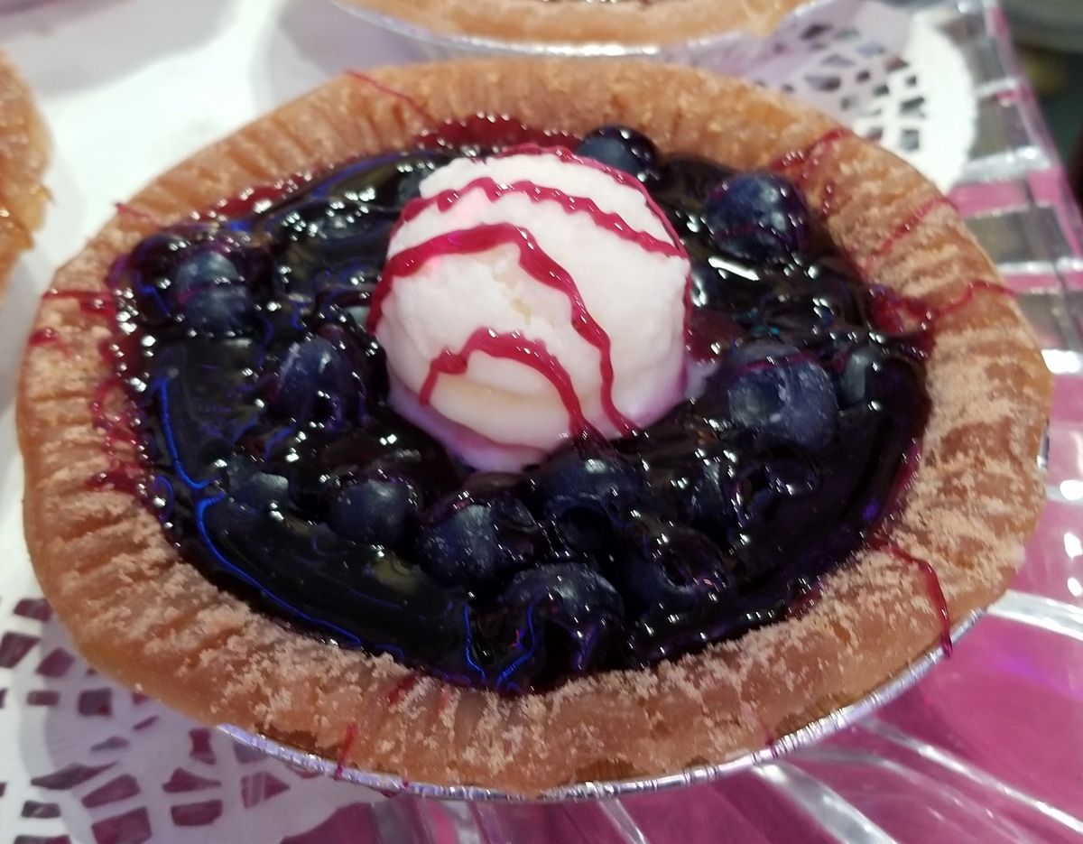 Blueberry Pie A la Mode